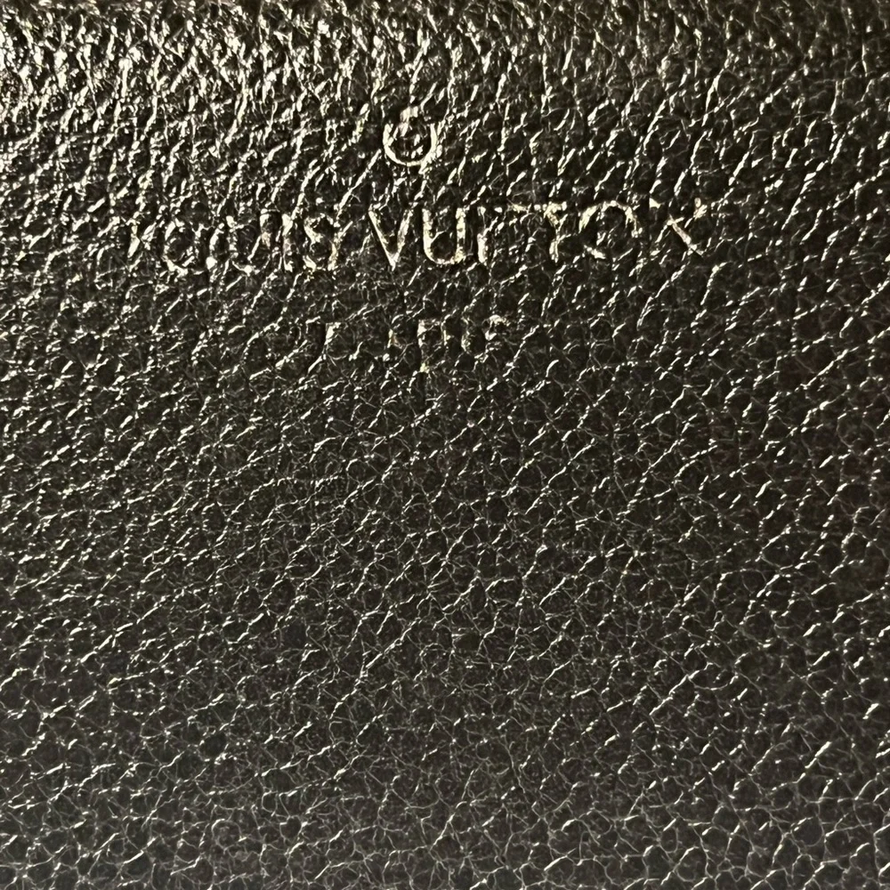 LOUIS VUITTON Portefeuille
Comet Long Wallet (BLACK) - Picture 4 of 16